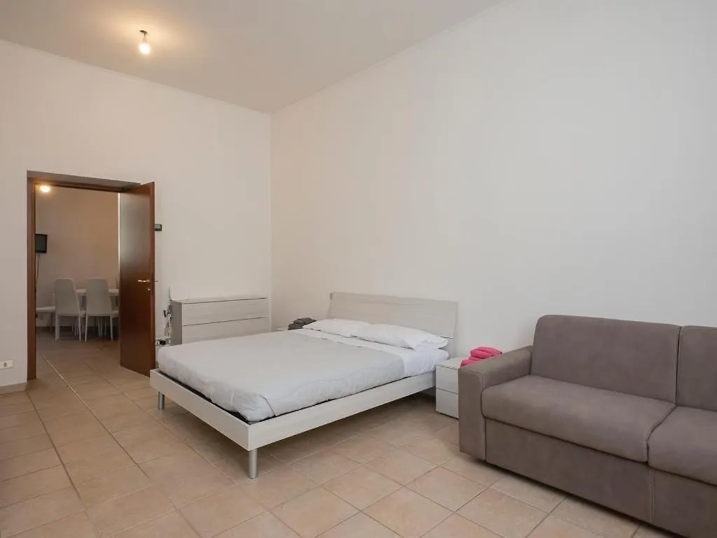 Suite Sauro 6 Guest Milan Italy
